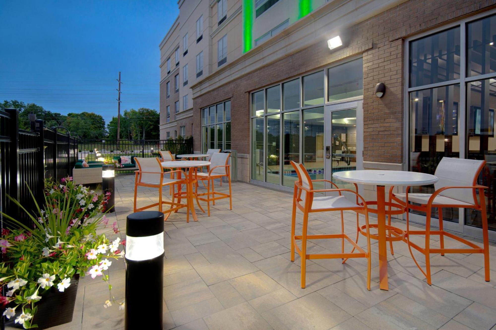 Holiday Inn Grand Rapids North - Walker, An Ihg Hotel Εξωτερικό φωτογραφία