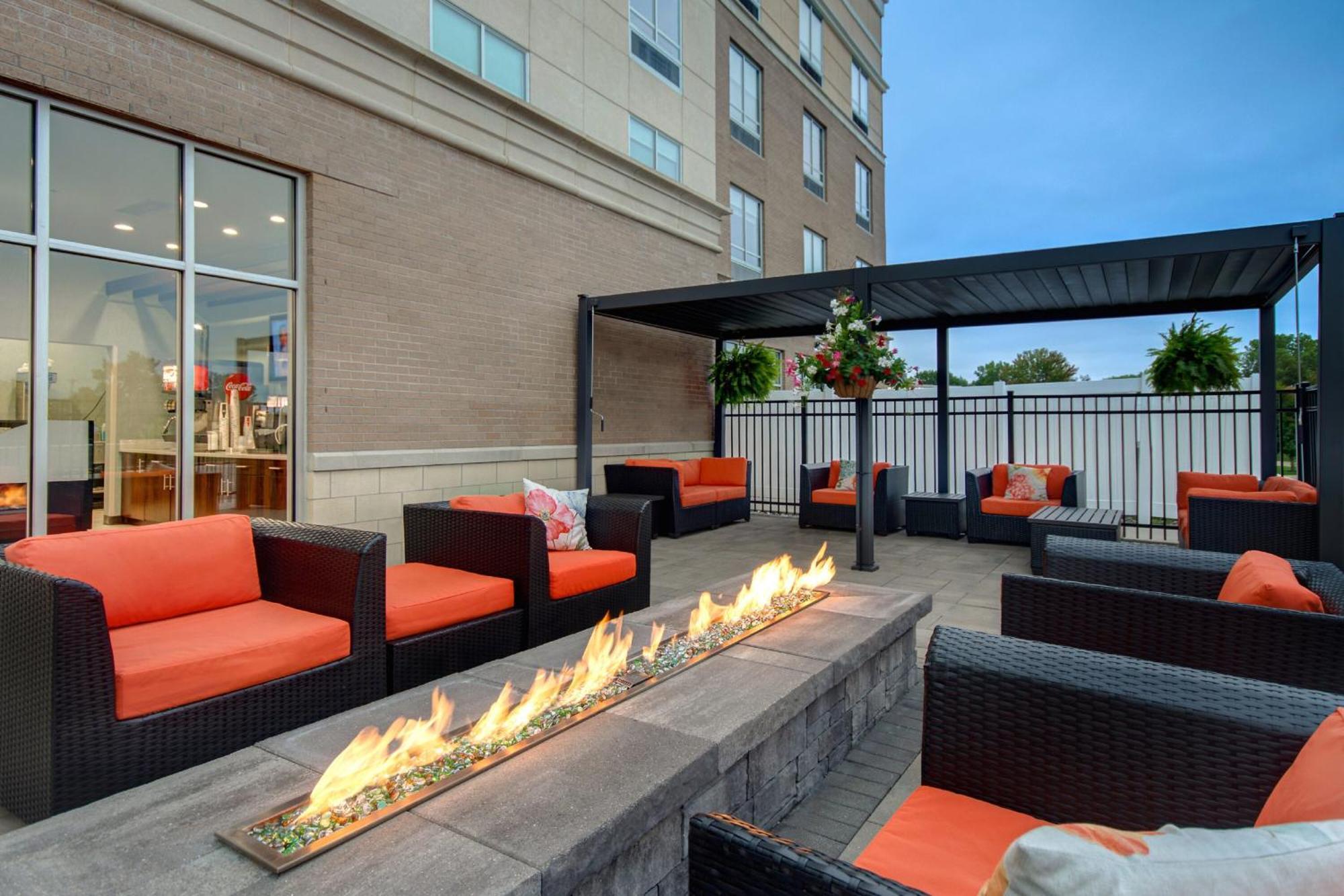 Holiday Inn Grand Rapids North - Walker, An Ihg Hotel Εξωτερικό φωτογραφία